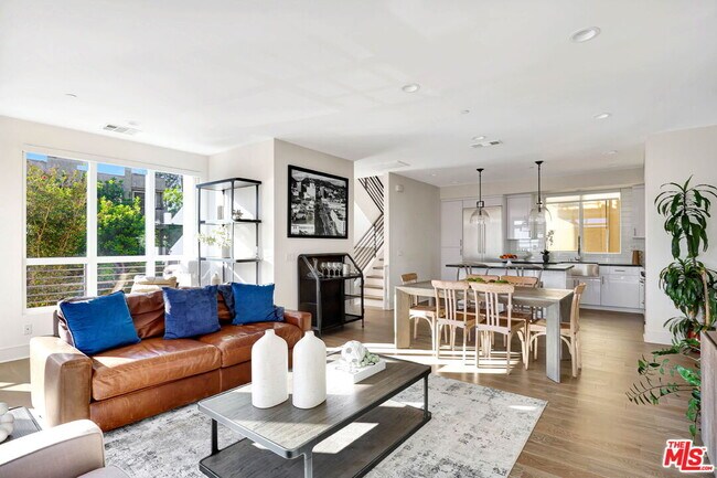 Photo - 1414 1/2 N Stanley Ave