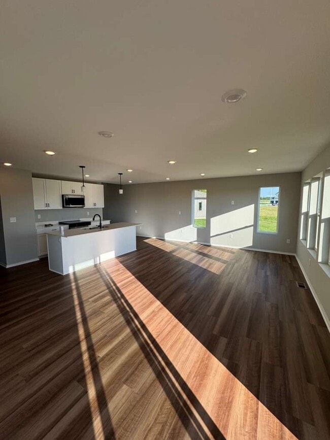 1428 Vantage Dr
