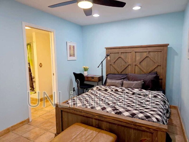Photo - 3565 N Manor Rd Unit Apartment