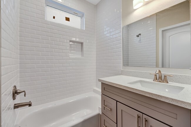 Photo - 21 Latham St