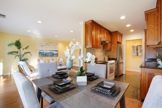 Photo - 255 S Rengstorff Ave Unit