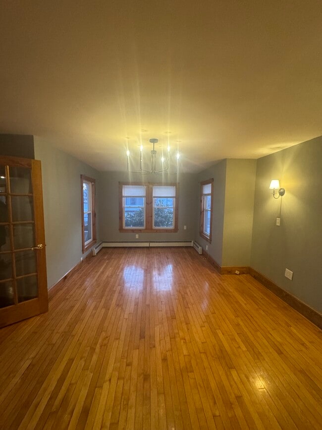 Photo - 190 N Main St