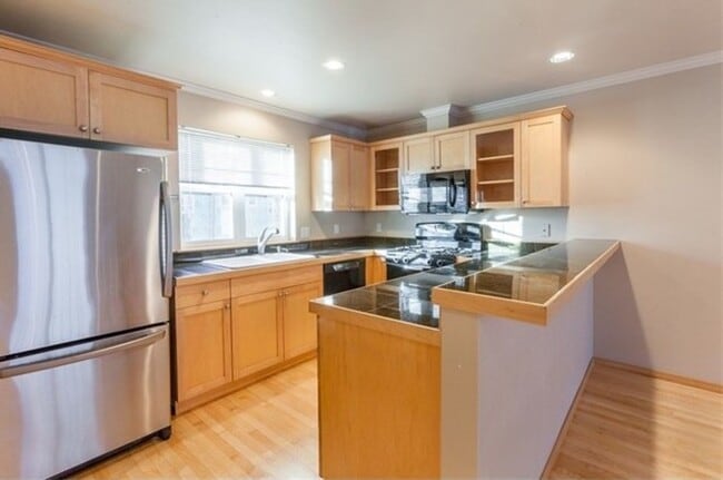 Photo - Lovely 3 bed, 2.5 Bathroom Magnolia Tonwnh...