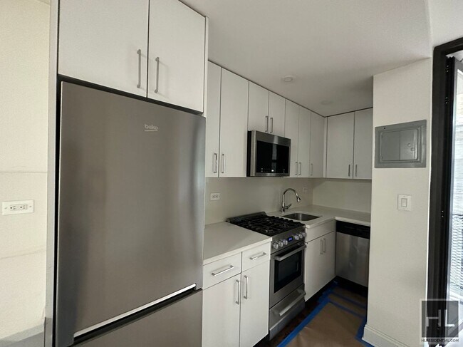 Building Photo - EAST 35 STREET Unit 4D Rental