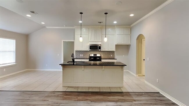 Photo - 4201 SE 38th St
