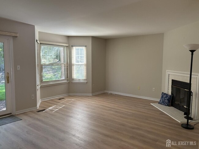 Photo - 285 Greenfield Rd