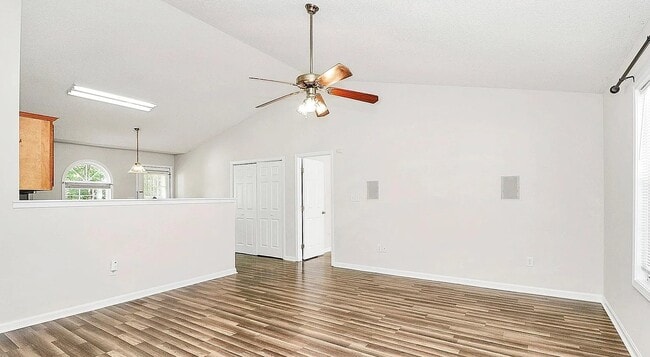 Photo - 5114 Daffodil Ln