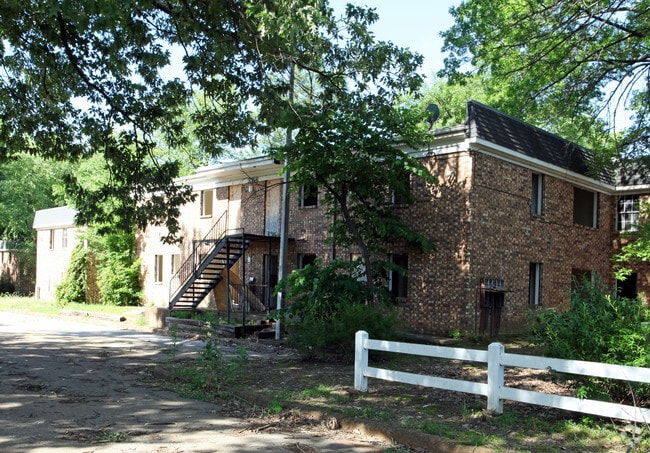 Photo - Maple Ridge Apartments