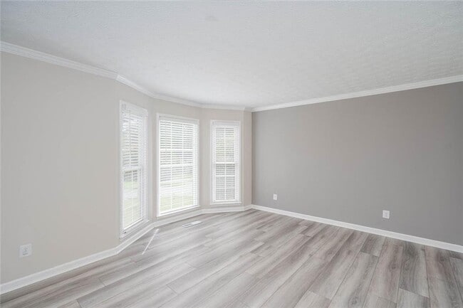 Photo - 3281 Mitsy Forest Way NE