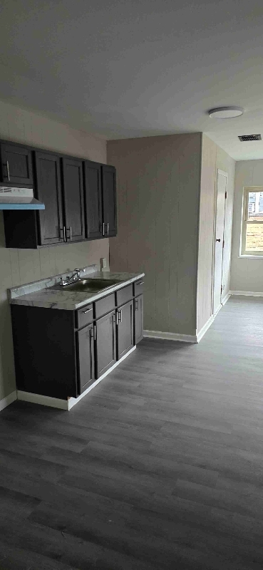 Building Photo - 1736 E 3rd St Rental