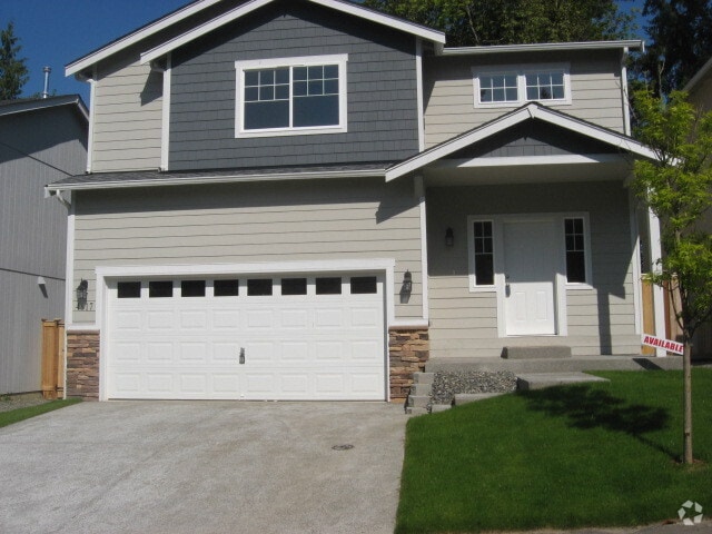 Building Photo - Beautiful 4 bedroom home on Kent's West Hill.