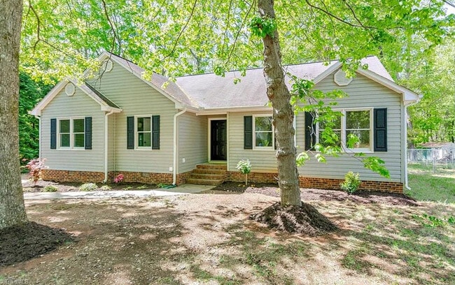 Photo - 630 Logan Ln