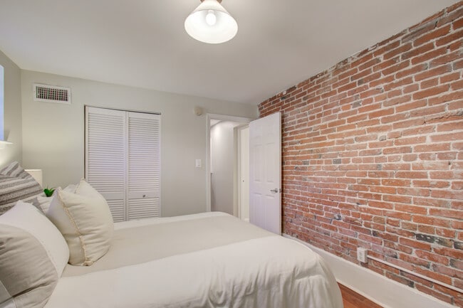 Bedroom - 1718 Corcoran St NW Unit 4