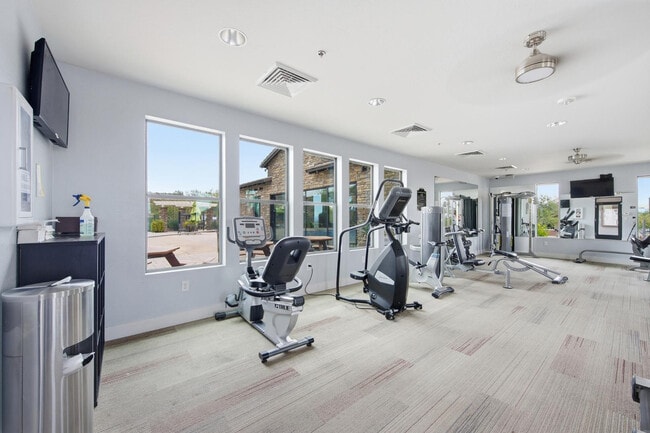 Building Photo - 21359 W Alvarado Rd