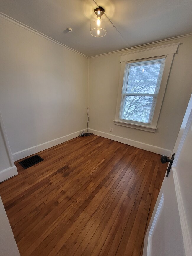 Photo - 3688 NY-43