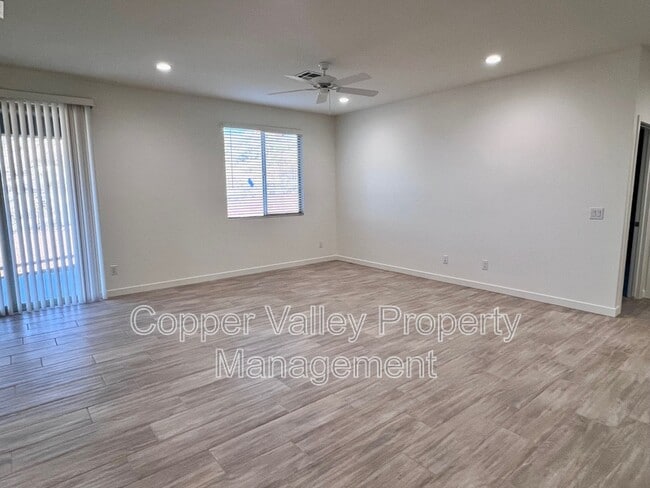 Photo - 812 E Irvine Rd