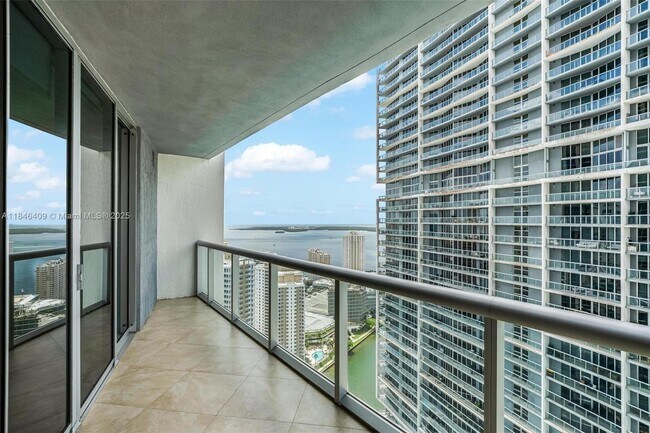 Photo - 475 Brickell Ave Unit 3811