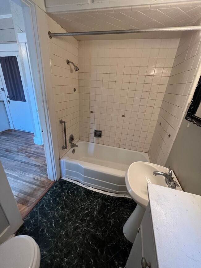 Photo - CJ 2017 17th Street JW Unit B