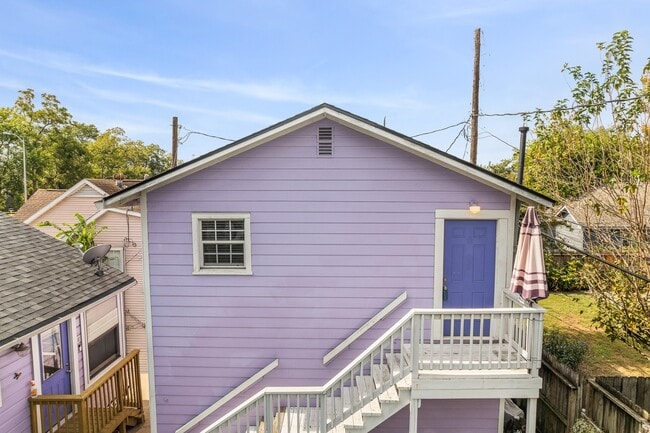 Photo - 319 Moody St