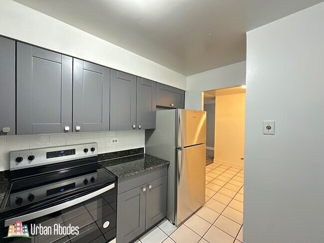 Photo - 3815 N Pine Grove Ave