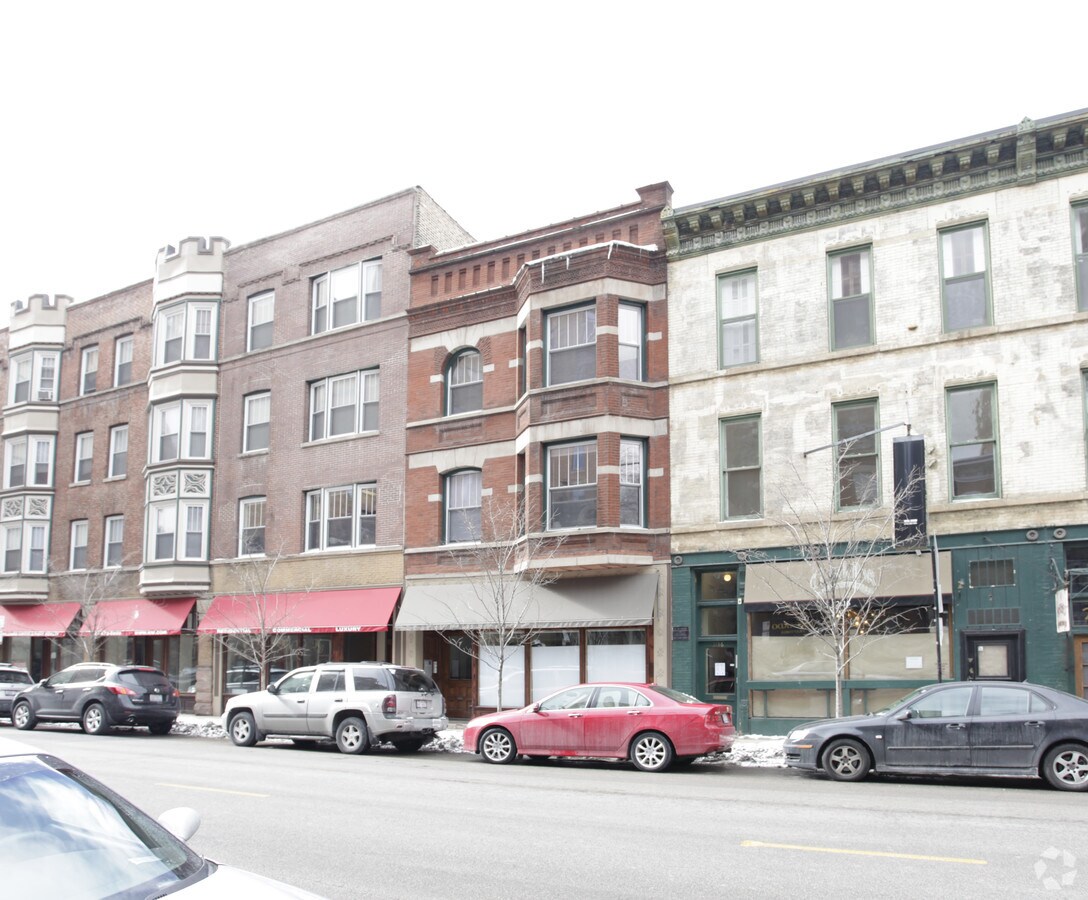 Building Photo - Fox Luxury Apartments