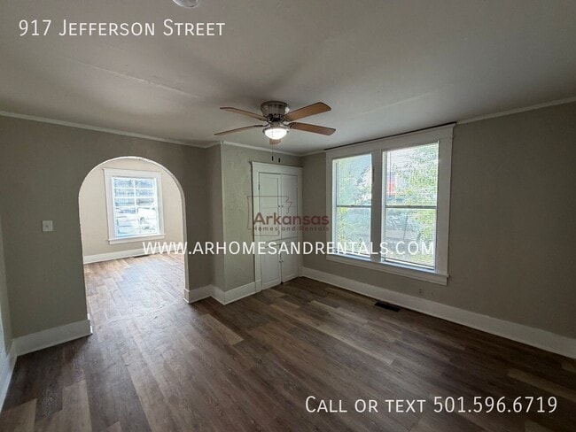 Photo - 917 Jefferson St