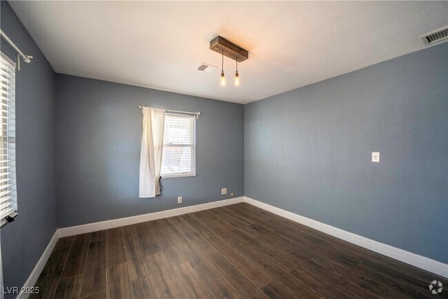 Building Photo - 550 Karen Way Rental