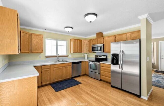 4831 Beverly Dr NE