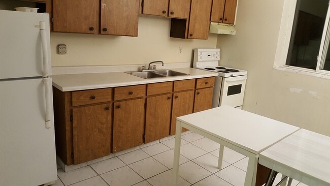 Photo - 3044 Sandwich St. Unit 204