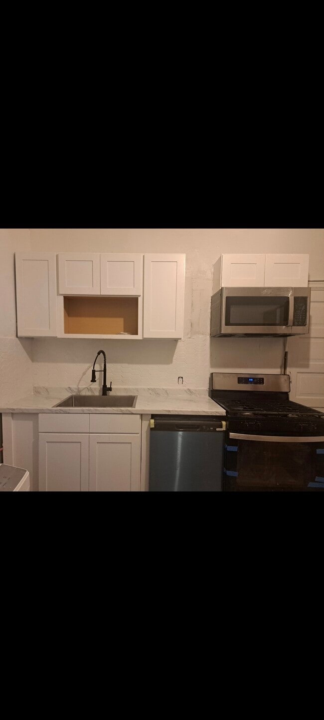 Kitchen - 5110 Wayne Ave Unit 3rd Fl