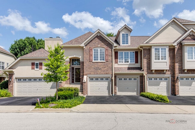 Building Photo - 552 Saddlebrook Ln
