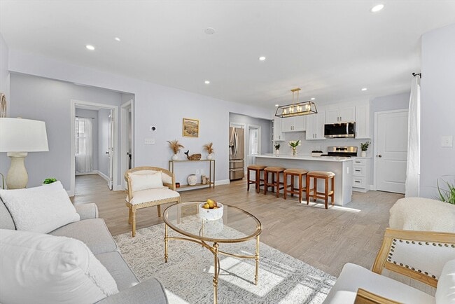 Photo - 125 Redlands Rd