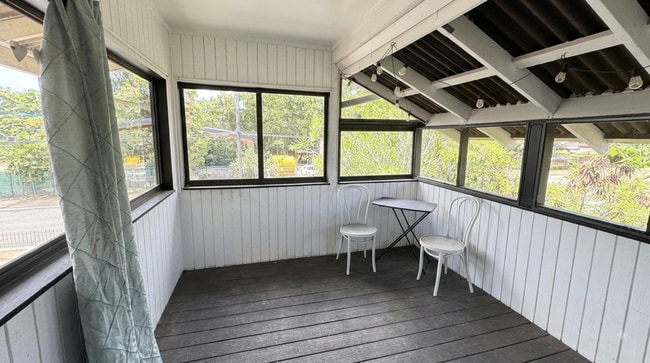 Building Photo - 3 Kaalalo Pl Unit 1 Bedroom (Upstairs)
