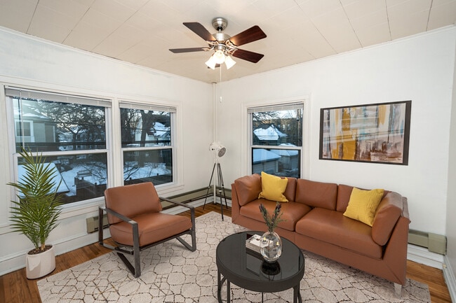 Photo - Grand Place Apartments | 622