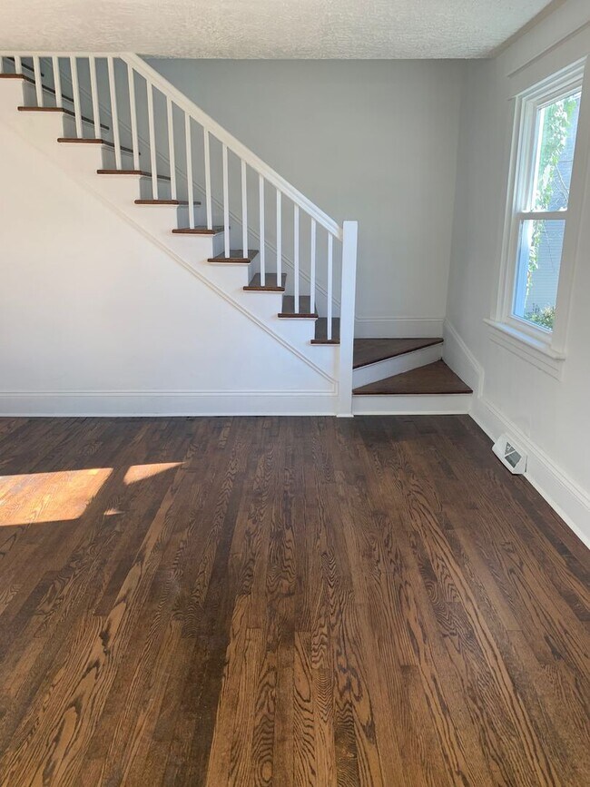 Photo - 2 Bedroom 1 Bath Available to Rent for $1,...