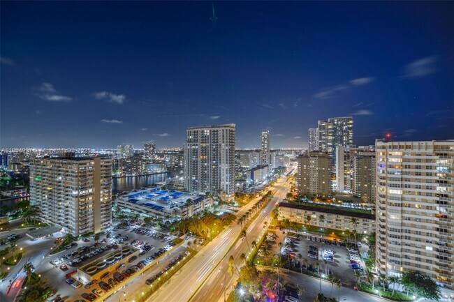 Building Photo - 1980 S Ocean Dr Unit PHM Rental
