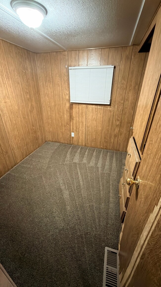 845 W 8700 S