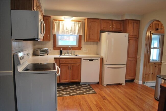 Photo - 161 Hadde Ave