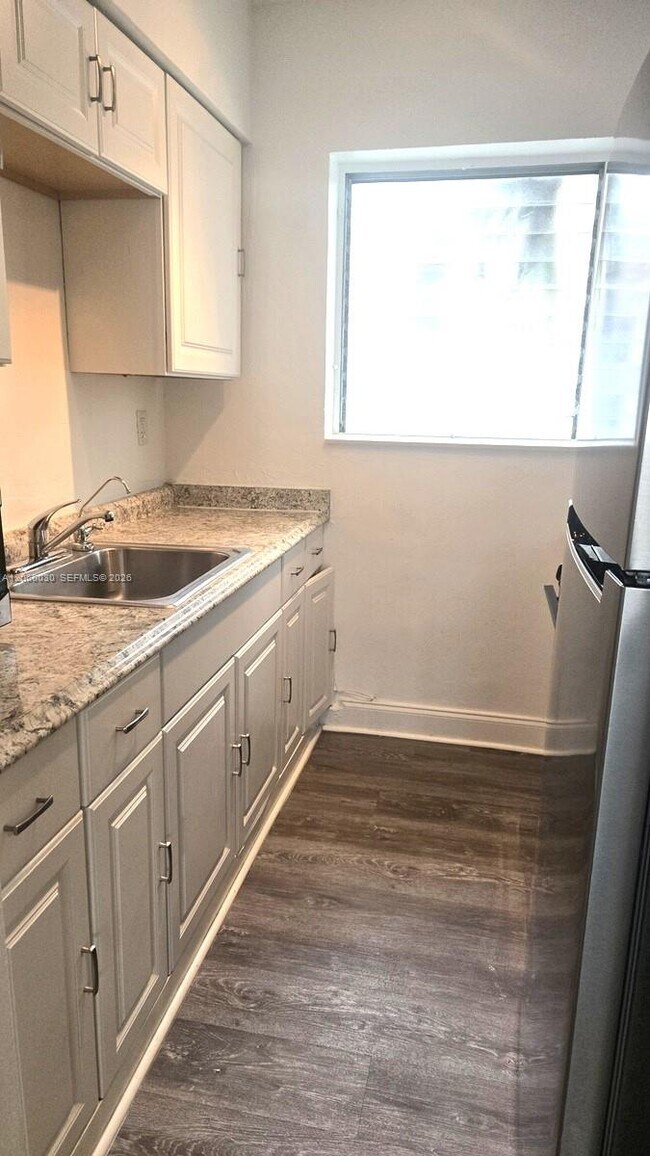 7720 Harding Ave Unit 9