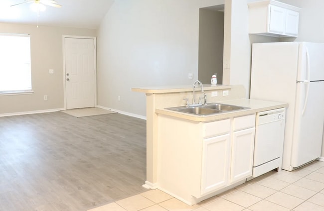 Building Photo - 1217 Eastgate Dr Rental