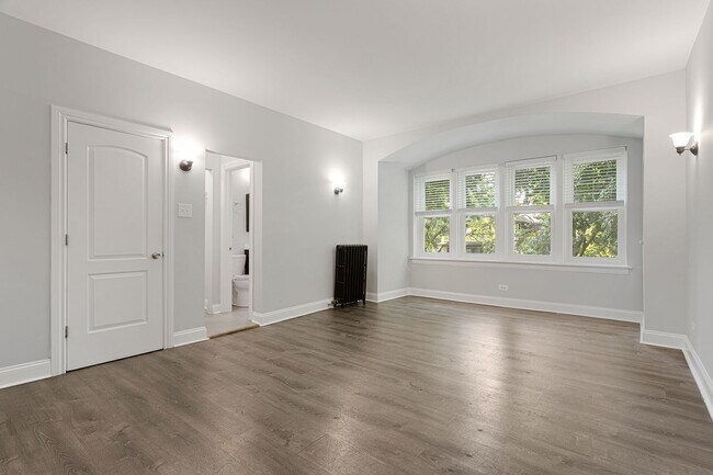 Photo - 1609 W Sherwin Ave