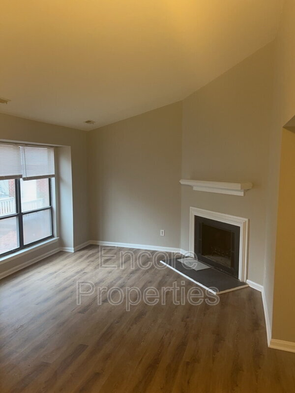 Photo - 4826 Hollenden Dr Unidad C