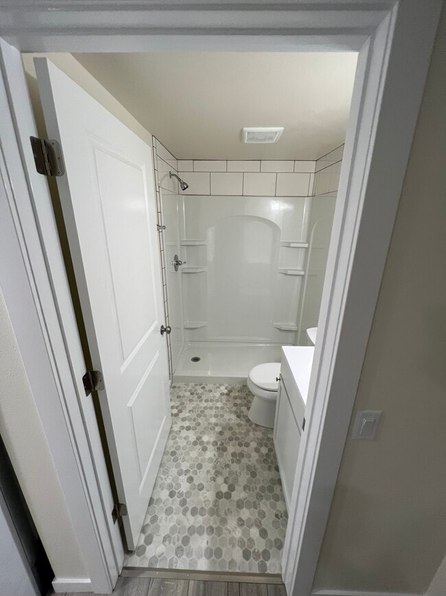 Photo - 6118 Strathmore Ln Unit B