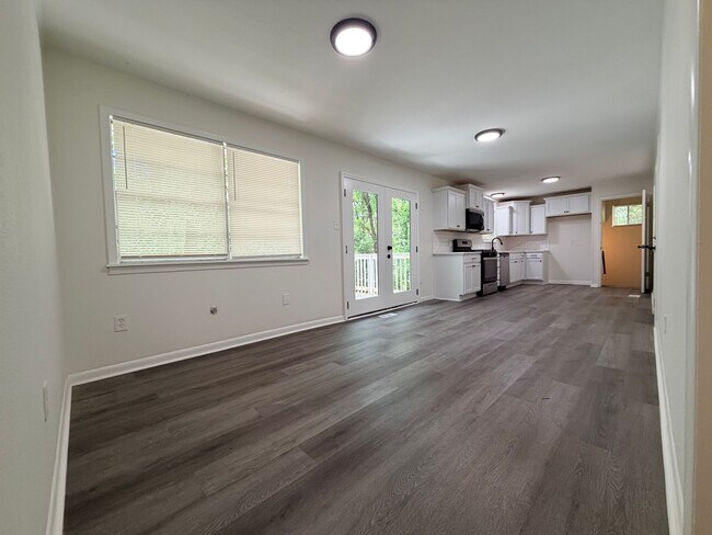 Photo - 4700 N Vine St