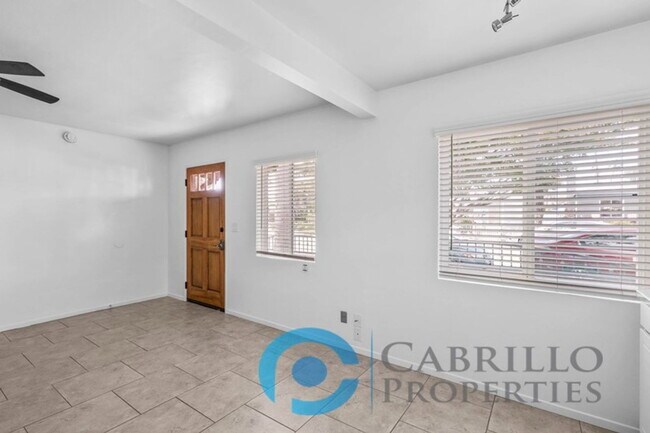 2110 Bacon St Unit 6