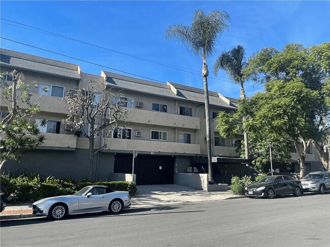 Photo - 1351 N Orange Dr Unidad 112 Rental