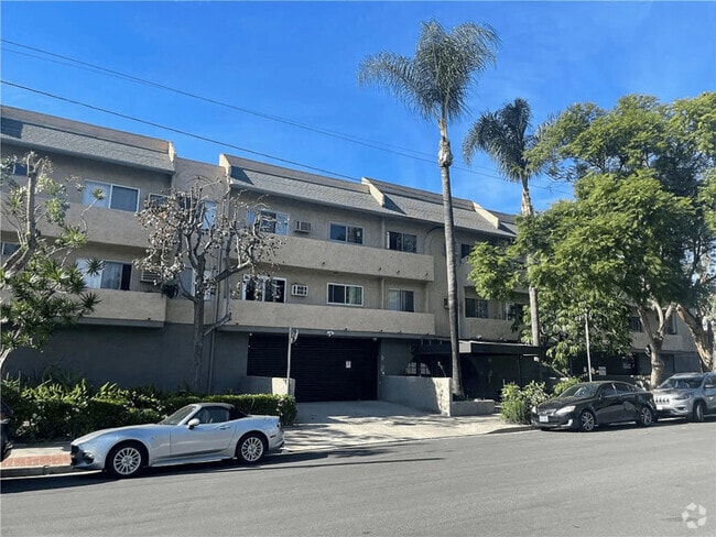 Building Photo - 1351 N Orange Dr Unit 112 Rental