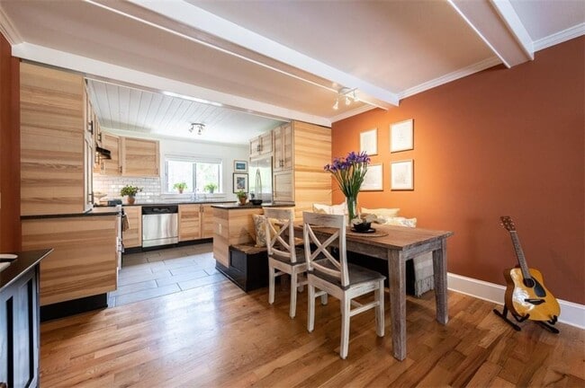 Photo - 106 Ardmore Pl NW Unit 3