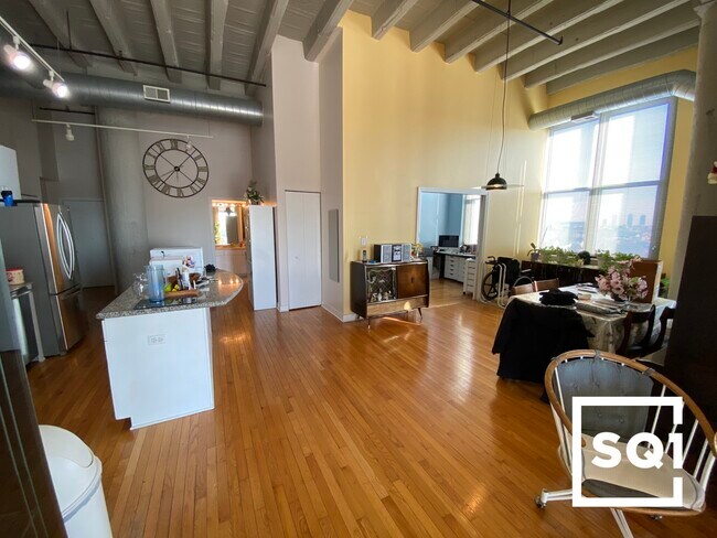 Photo - 1601 W School St Apartments Unit 503