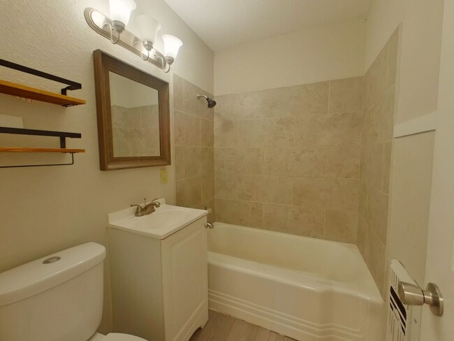 Photo - 1823 N Jeanette Ave